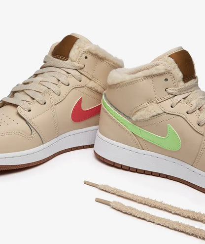 Scarpa Air Jordan 1 Mid ULT (GS)