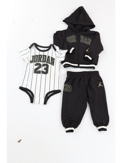 Tuta 3 pezzi Jordan neonato