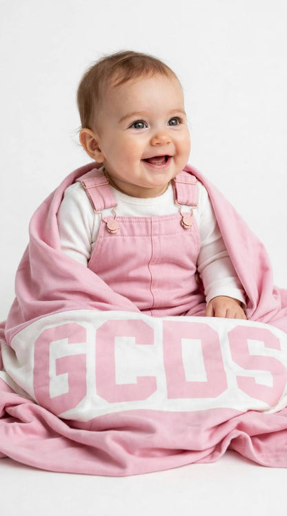 GCDS Copertina da neonato con maxi logo iconico frontale