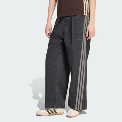 Pantaloni in denim slavato stile stadio Adidas donna