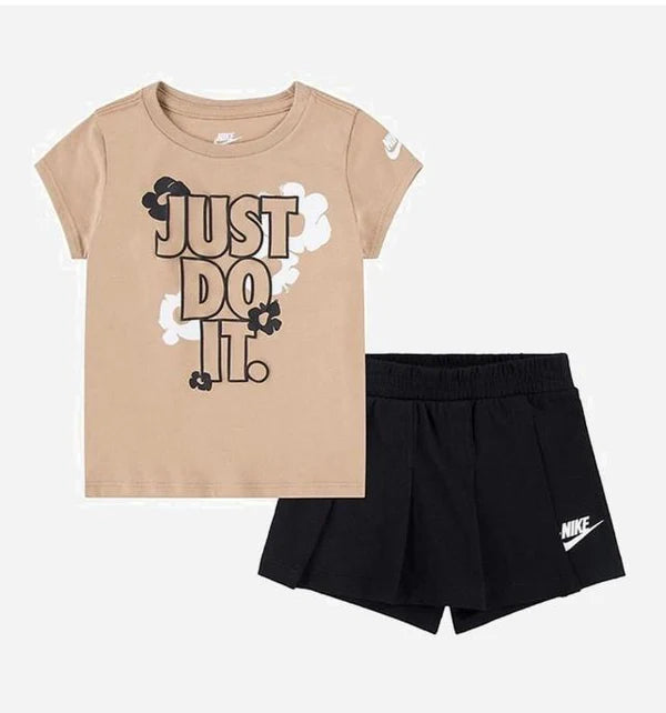 T-shirt+bermuda Nike bambina