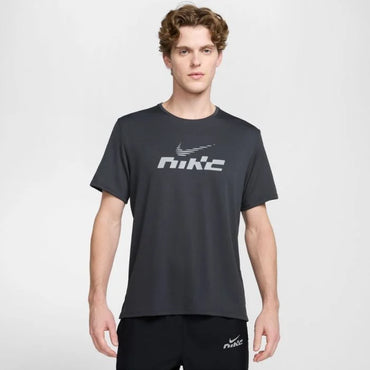 Maglia da corsa Nike a maniche corte Dri-FIT UV da uomo